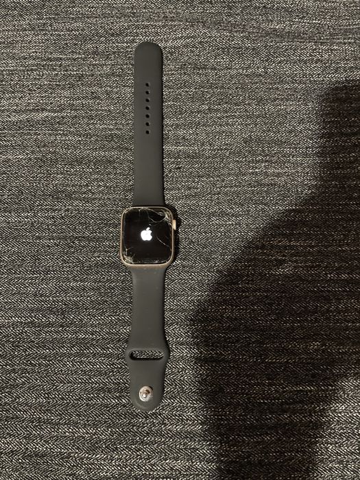 Apple Watch Series 4 на Части