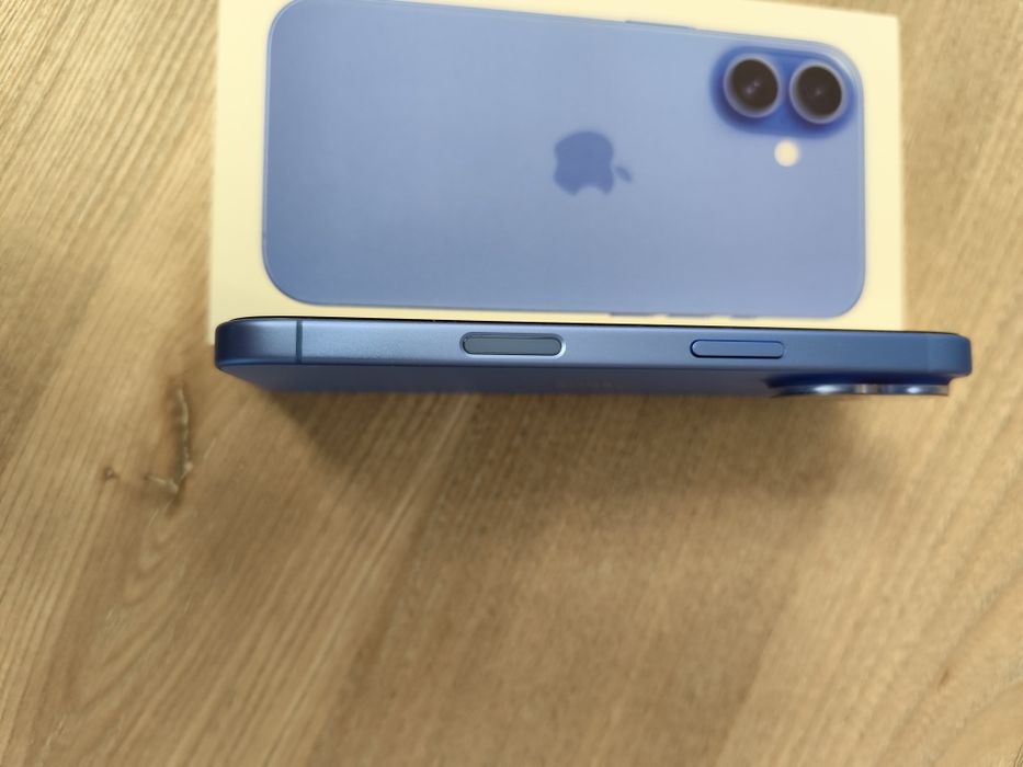 IPhone 16 128 GB Нов Телефон.