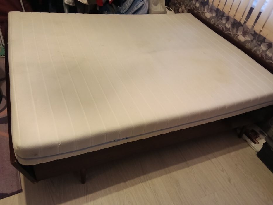 Спалня 150 х 195 с двулицев матрак