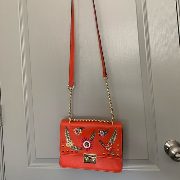 Primark чанта с мъниста и бродерия