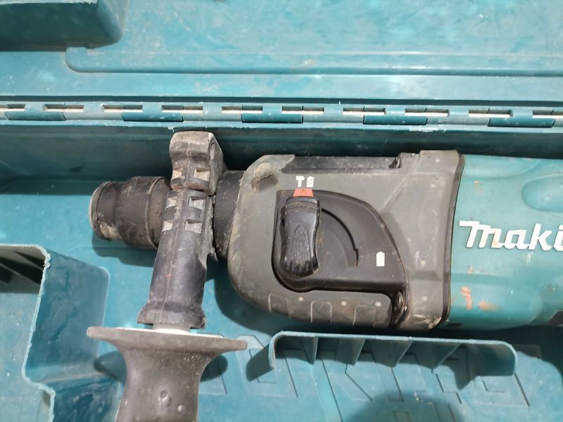Перфоратор - Makita 110 V / 710 W