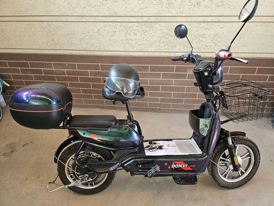 Продаётся (Сотилади) электрический скутер BONVI