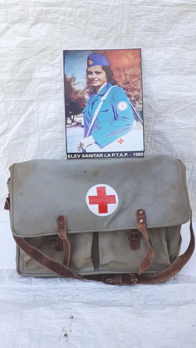 Manechin muncitor comunist si manechin PTAP