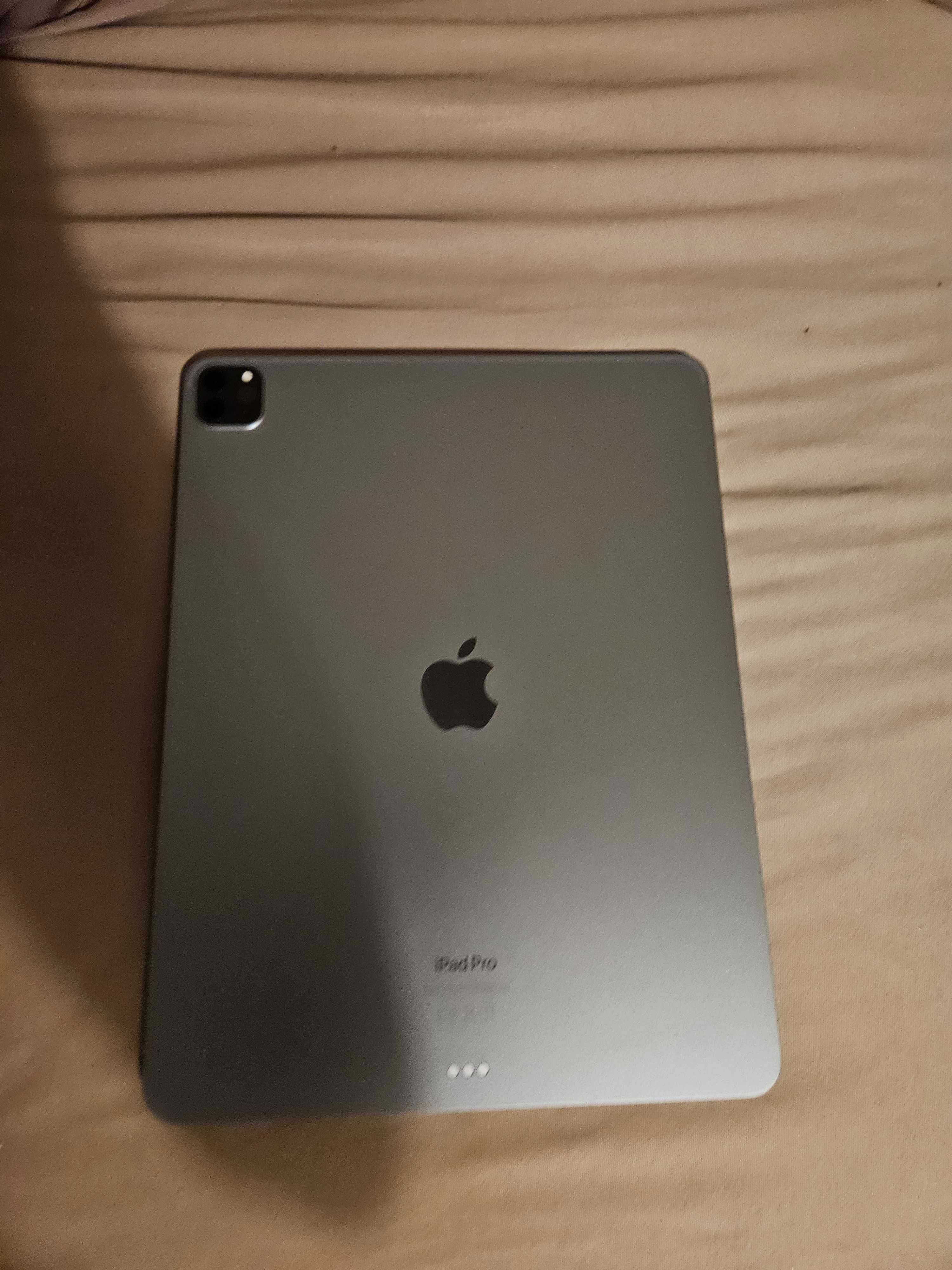 Apple iPad Pro 12.9" (2022) 6th Gen, 256GB, Cellular, Space Grey