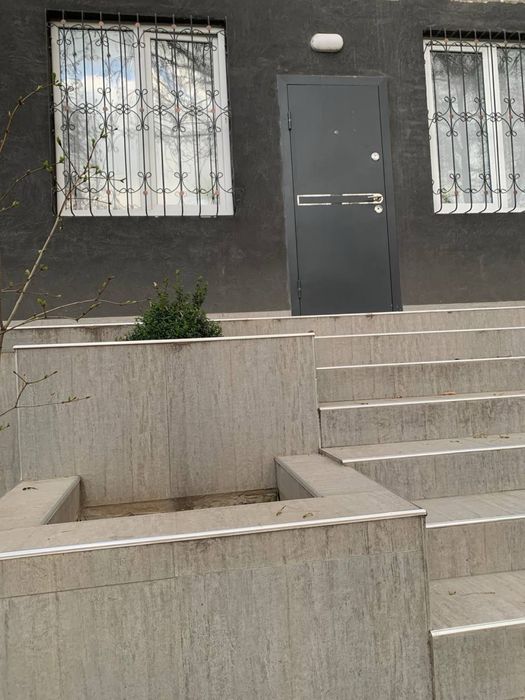 Срочно продается квартира под Офис Ракят карзинка 2/1/4