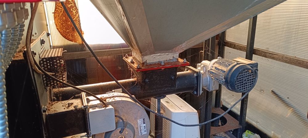 Centrala cu aer cald 150 kw peleți /lemn pentru sere și hale