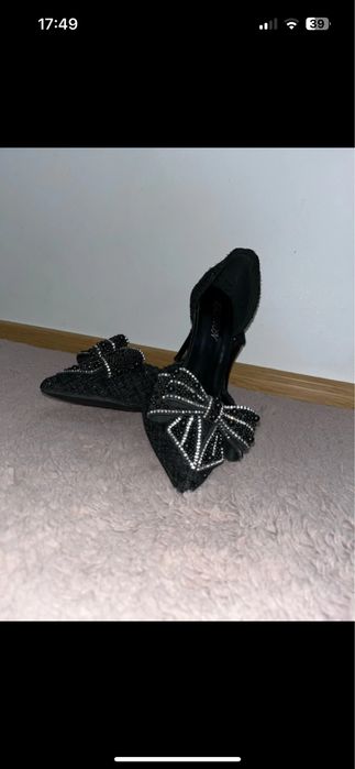 Pantofi cu toc eleganți