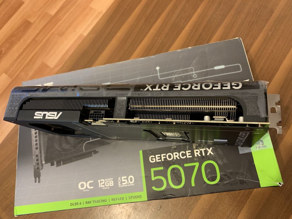 Placa video ASUS RTX™ 5070 OC Edition, 12GB GDDR7, garantie eMag