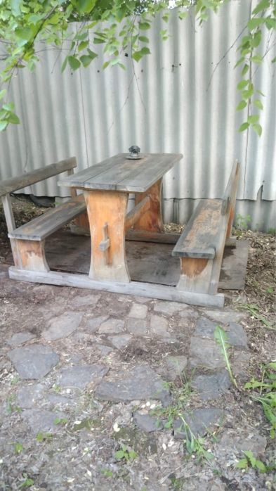 Продам деревянный стол с лавками