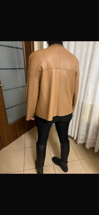 Vând Haină din blană de miel reversibilă