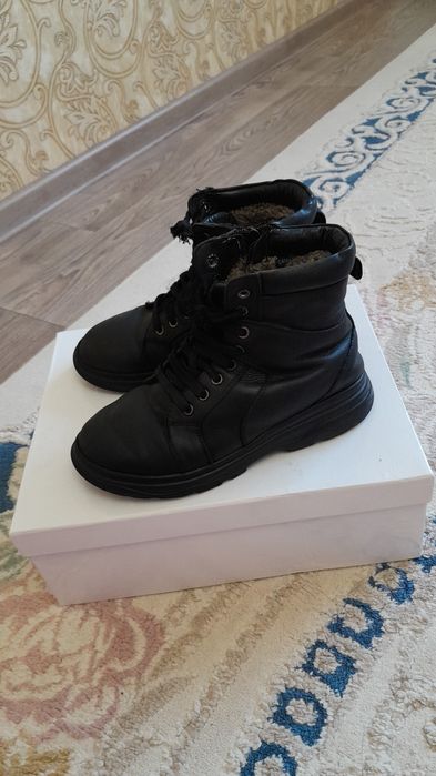 Продаётся зимние ботинки для мальчика