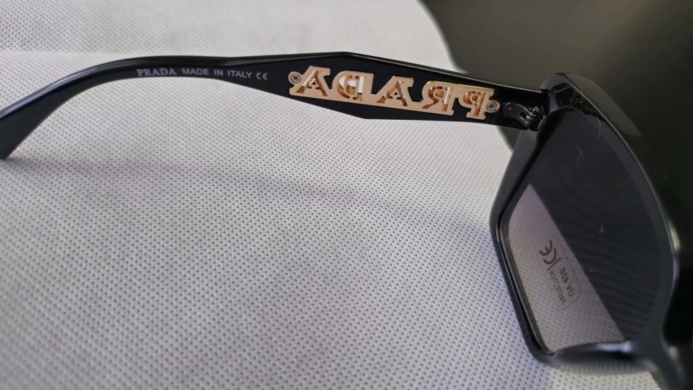 Ochelari de soare Prada, ochii de pisica