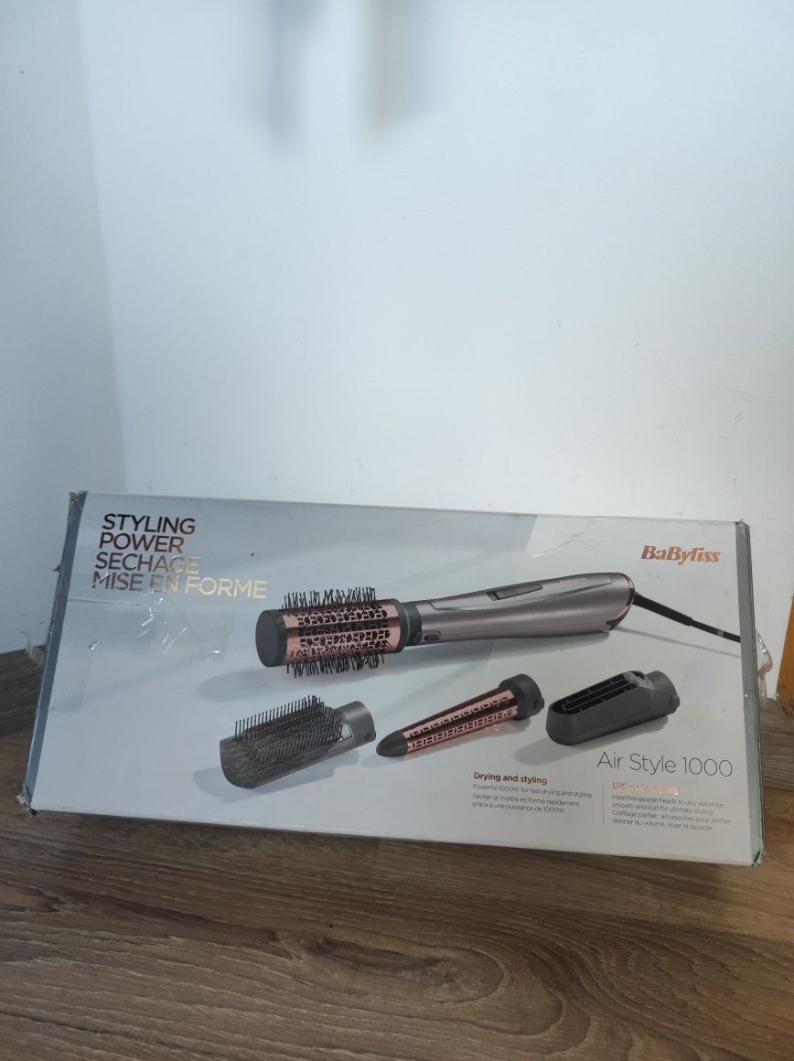 Perie cu aer cald Babyliss Air Style 1000 noua