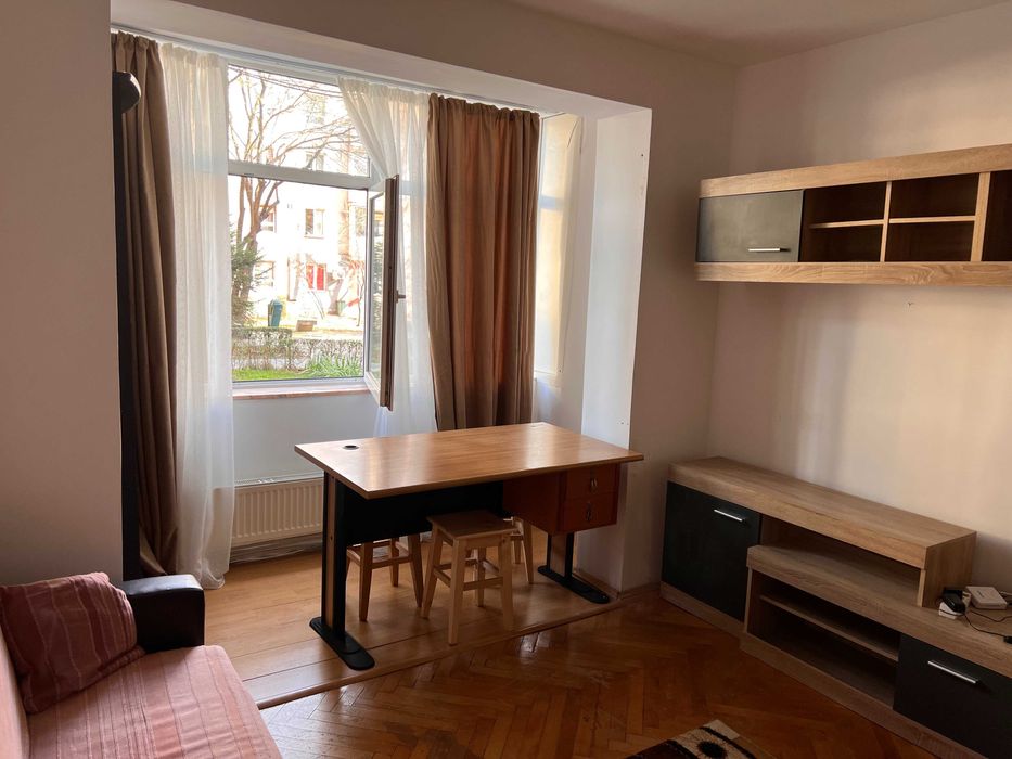 Inchiriez Apartament 2 camere Calea Bucuresti - central