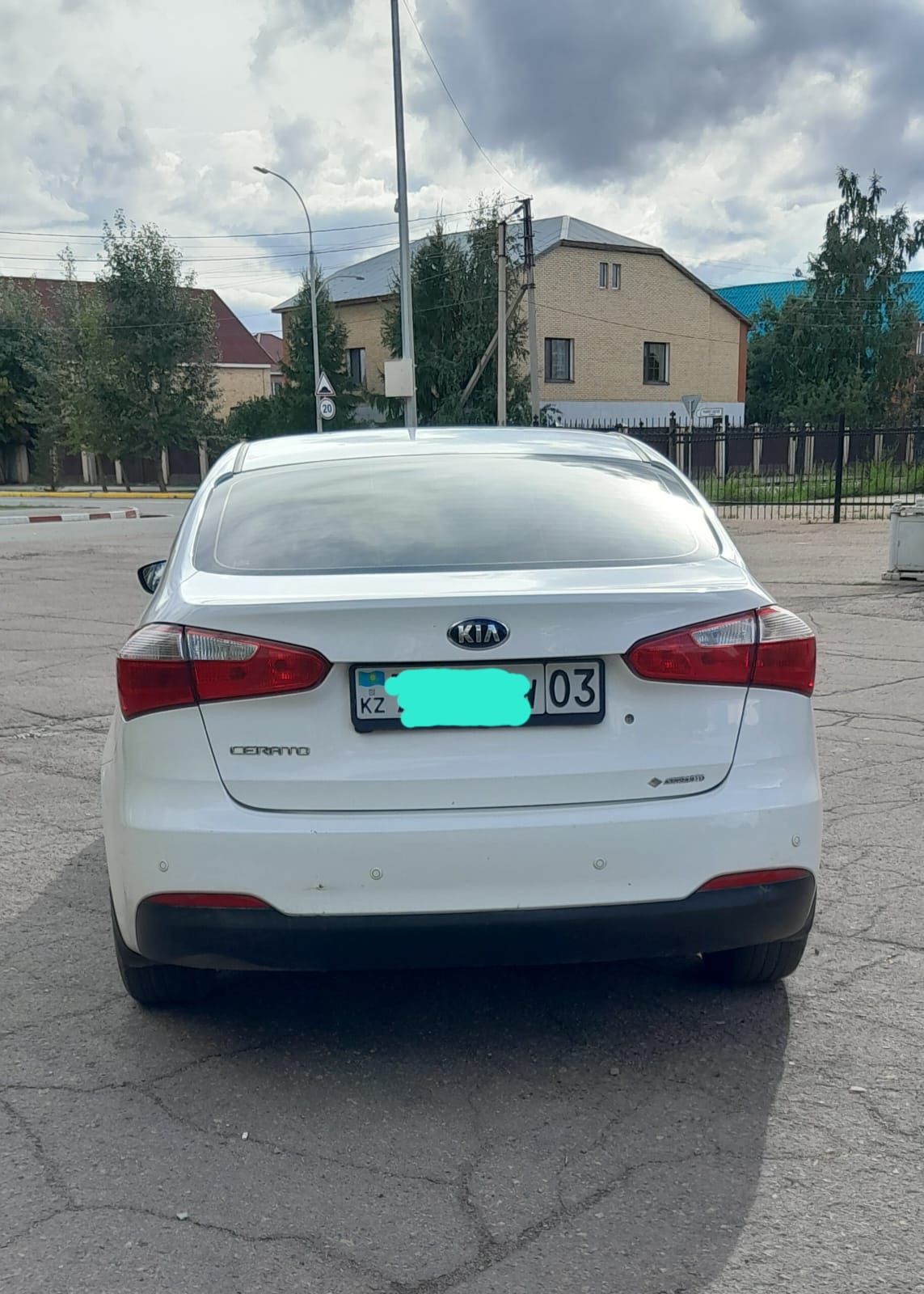 Автомобиль марки Kia cerato