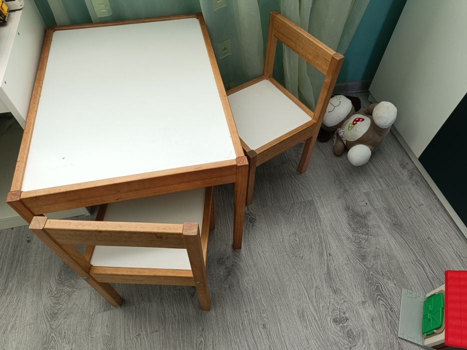 Детска масичка с 2 стола дървени