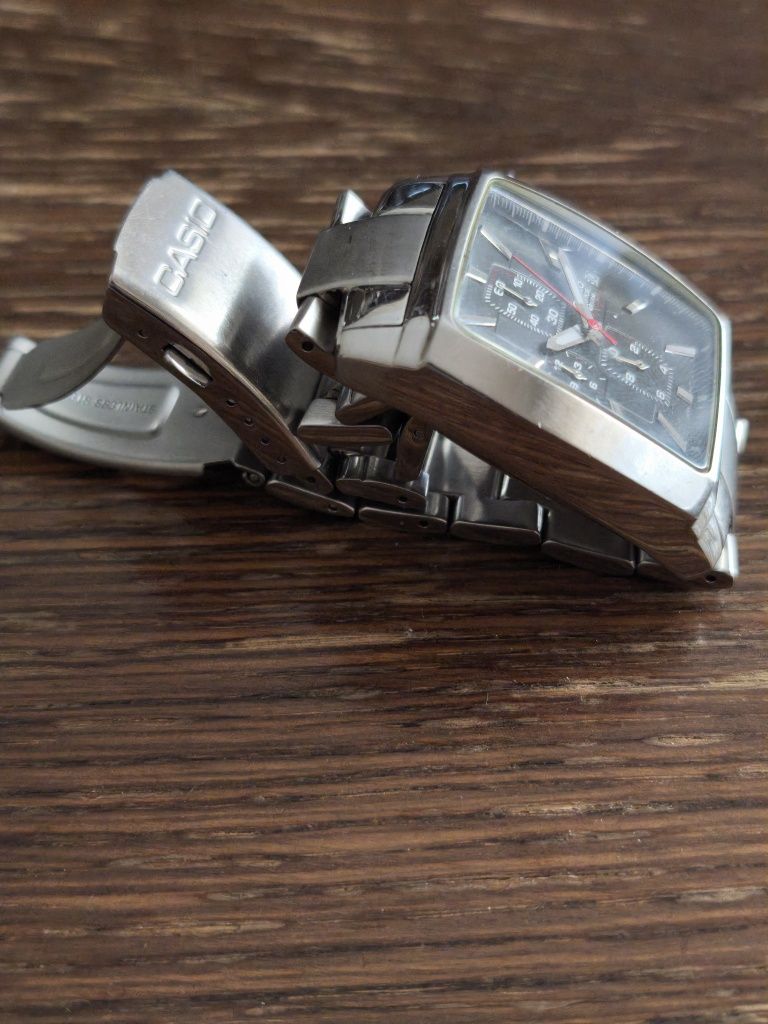 Часовник CASIO Edifice