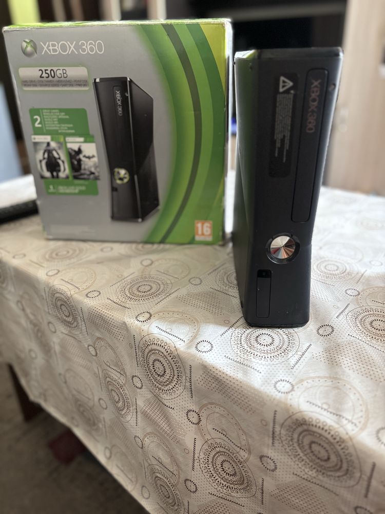 XBOX 360 без джойстик