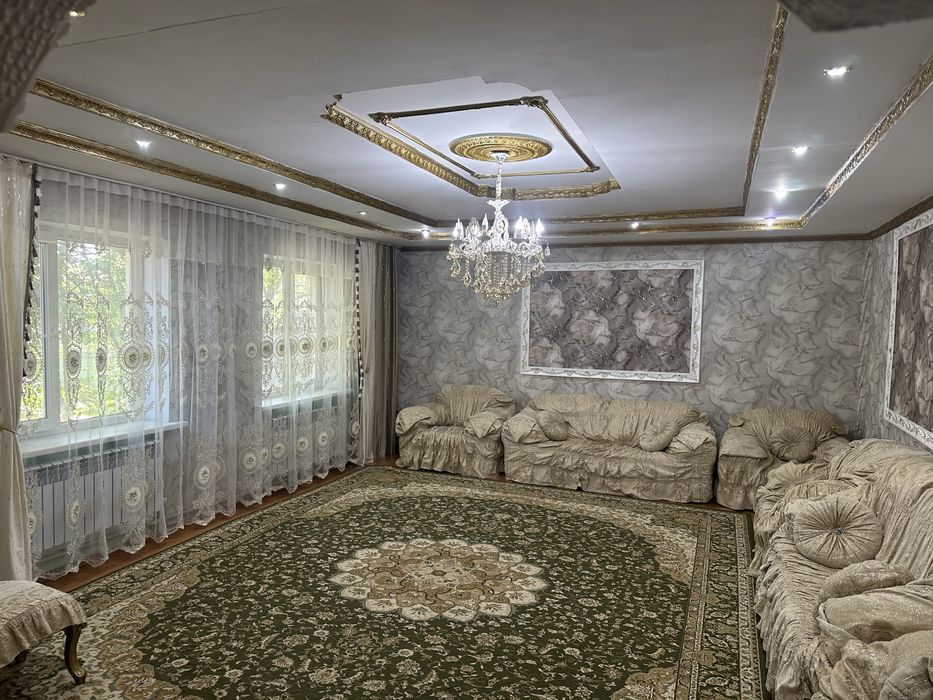 Продам ковер в хорошем  состоянии