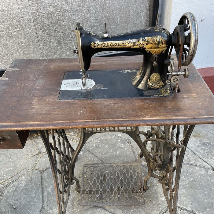 Masina de cusut Singer