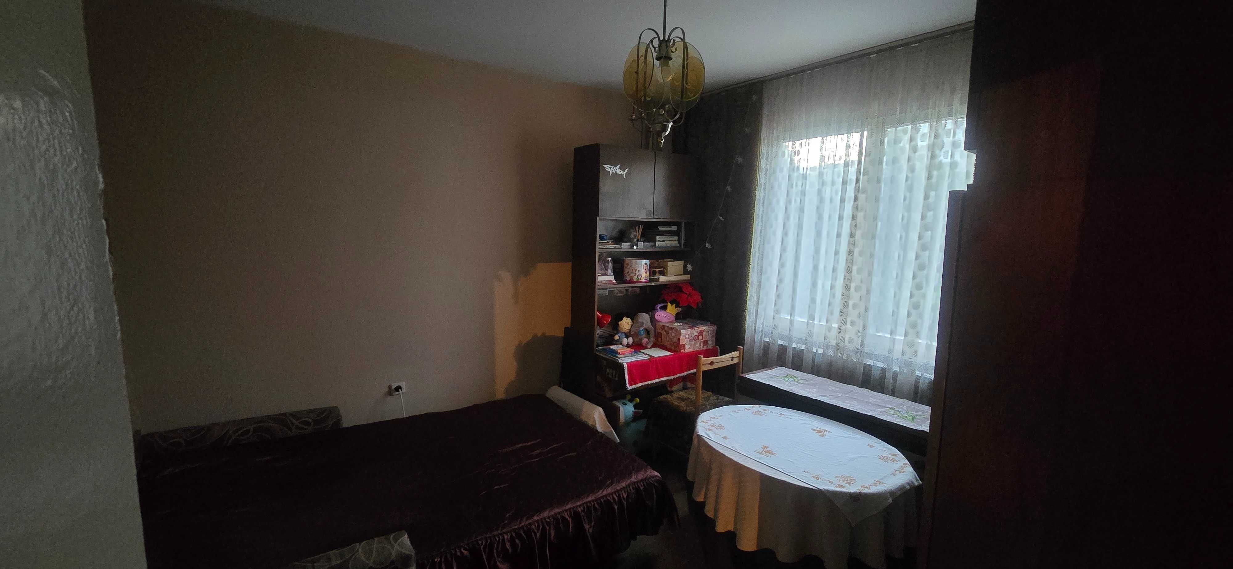 ОТ СОБСТВЕНИК!!!
Продавам панелен двустаен апартамент 64 м² на 5 полк