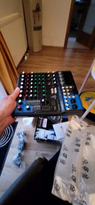 Mixer Yamaha MG10XU Cu Efecte Pasiv Analog si Case