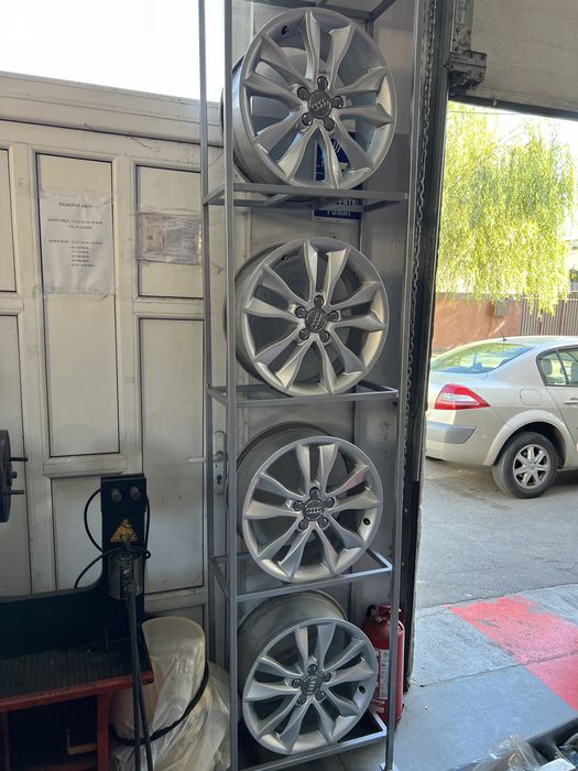 De vinzare set jante aliaj Audi originale