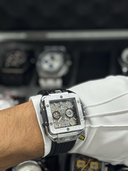 Часовници Hublot , Tag Heuer, Cartier, Panerai, Breitling и други