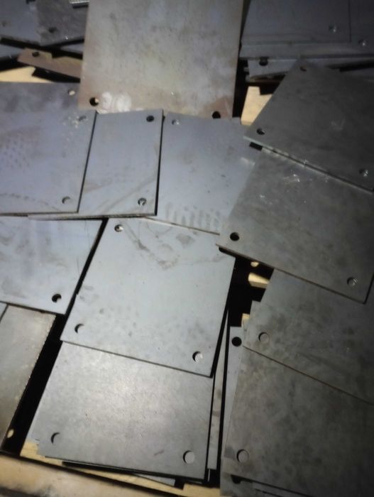 Метални планки с отвори