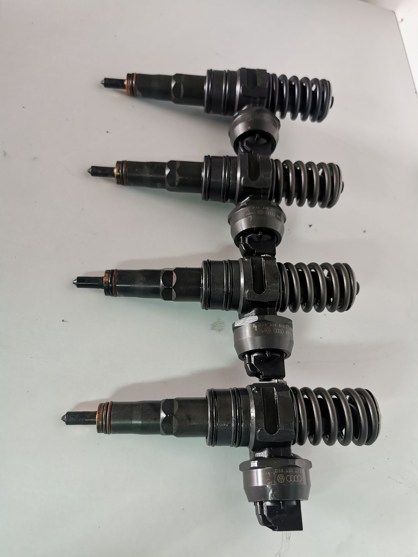 Injector Vw Passat Golf Touran Audi A3 1.9 TDI BKC BXE BLS injectoare