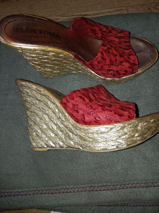 Босоножки женские