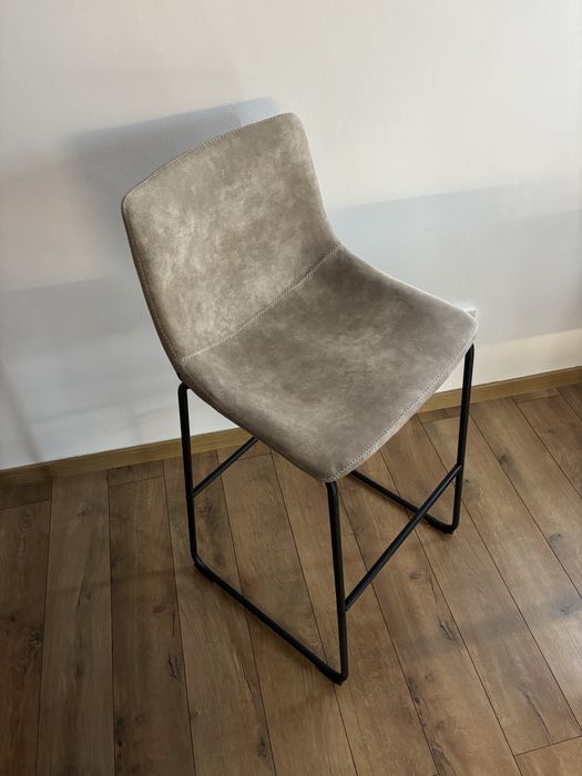 Scaune bar ca noi. Folosite foarte putin