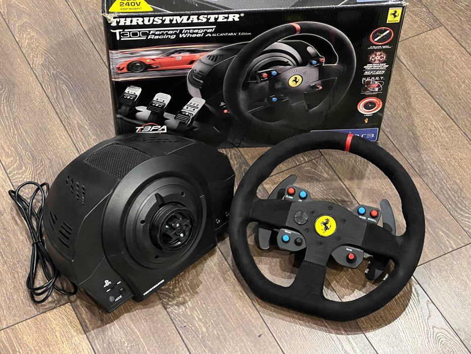 Thrustmaster T300 RS + Ferrari Alcantara Rim – Модифицирана