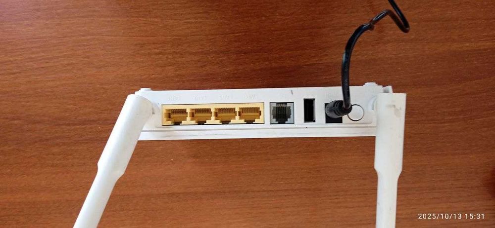 WIFI ROUTER Model EG8145V5 HG8546M