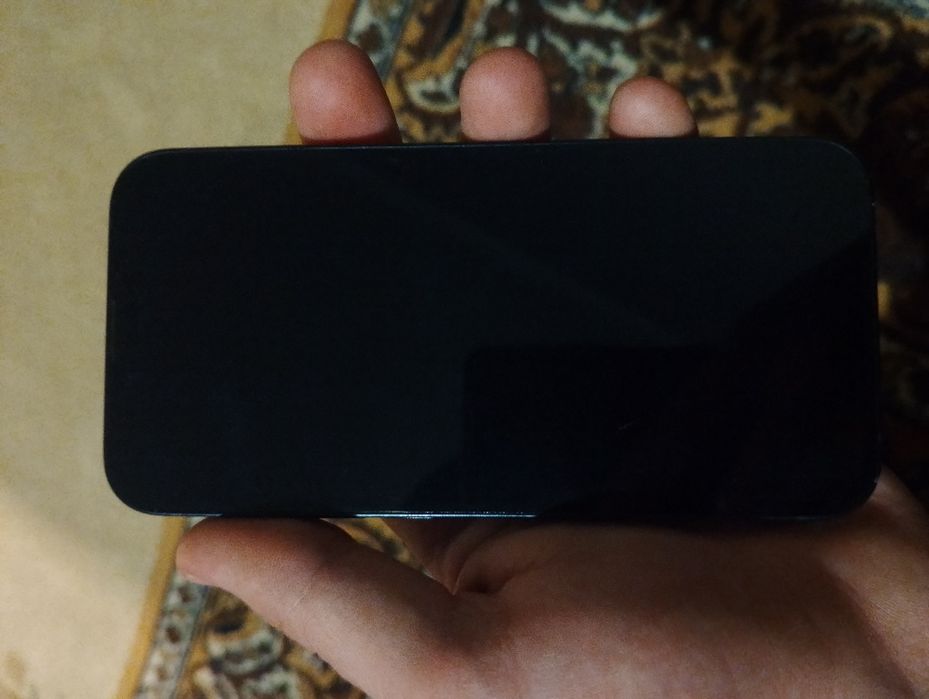 Айфон 13 в идельном состояние