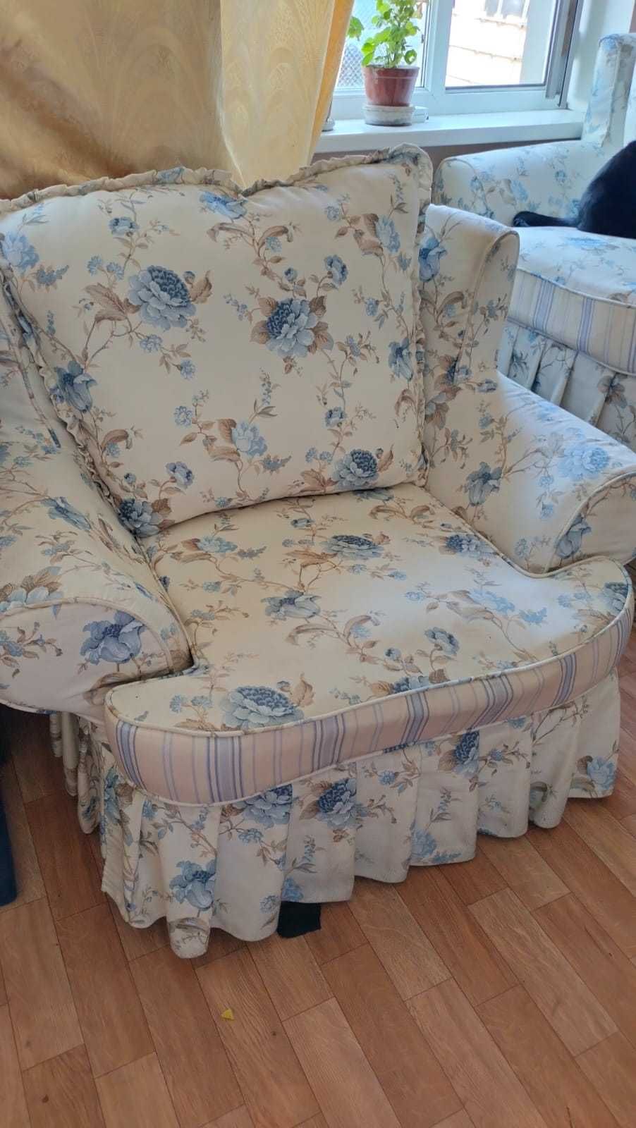 продам диван и 2 кресла б/у