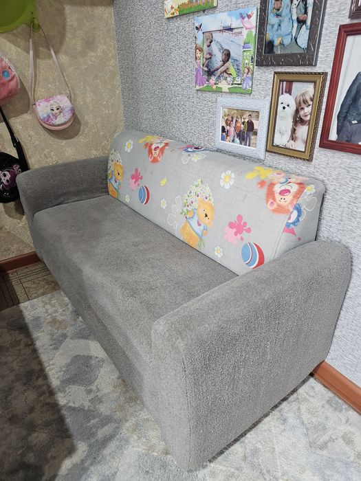 Продам детский диванчик
