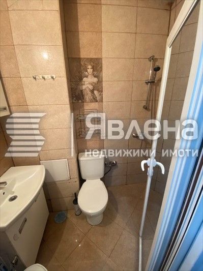 Дава се под наем Тристаен апартамент в Благоевград, Струмско - 60 кв.м за 230 € - Снимка #5