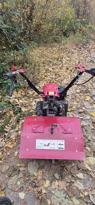 Motocultor cu freza tractata