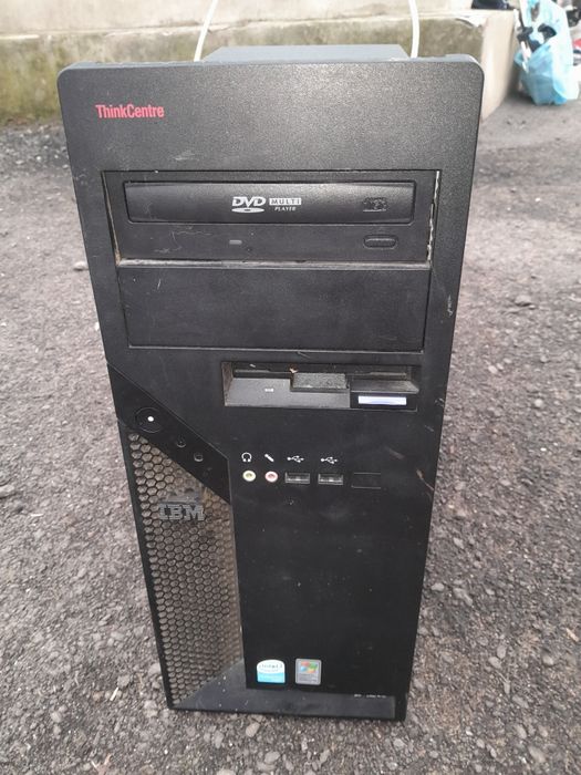 De vânzare calculator și monitor