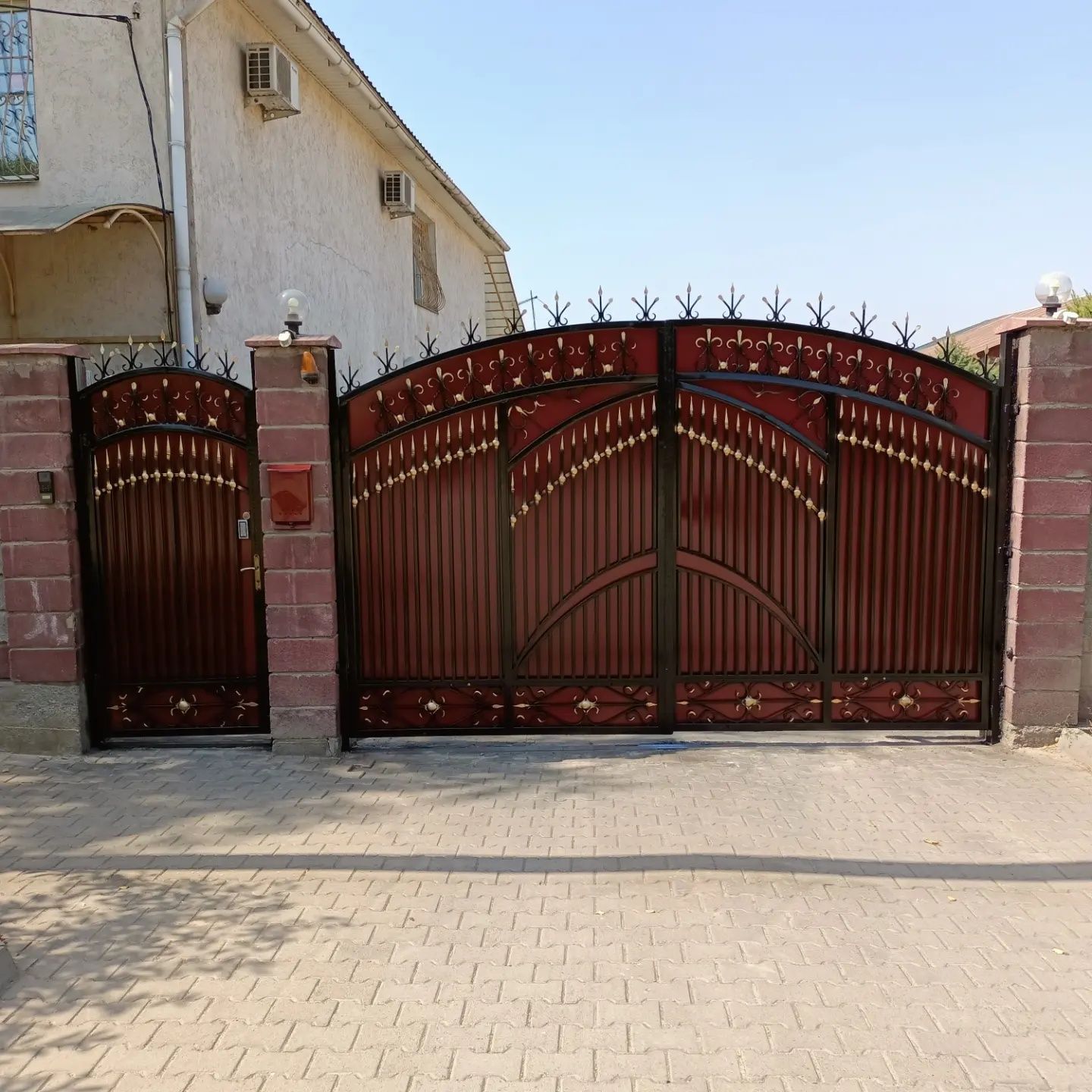 Покраска крыши, фасада здания, франтона, забора, металла конструкции.