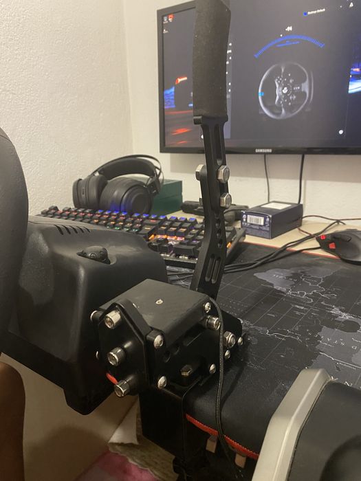 Logitech G923 + schimbator si frana de mana noi