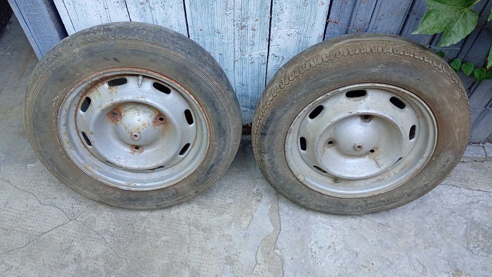 Vând 2 roti Dacia 1100 din 1980