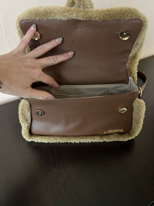 Продавам чанта JACOMOUS