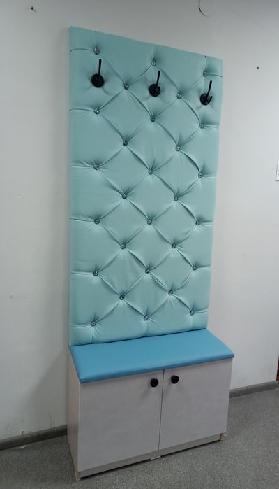 Прихожую продам.