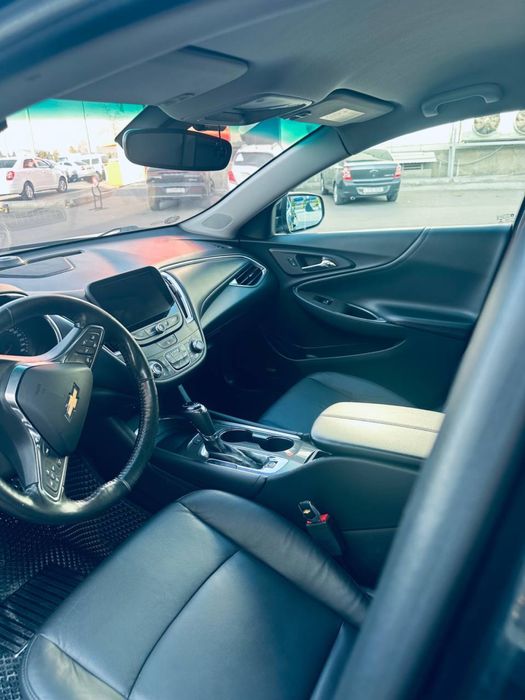 Malibu 2.4 qora srochna sotiladi