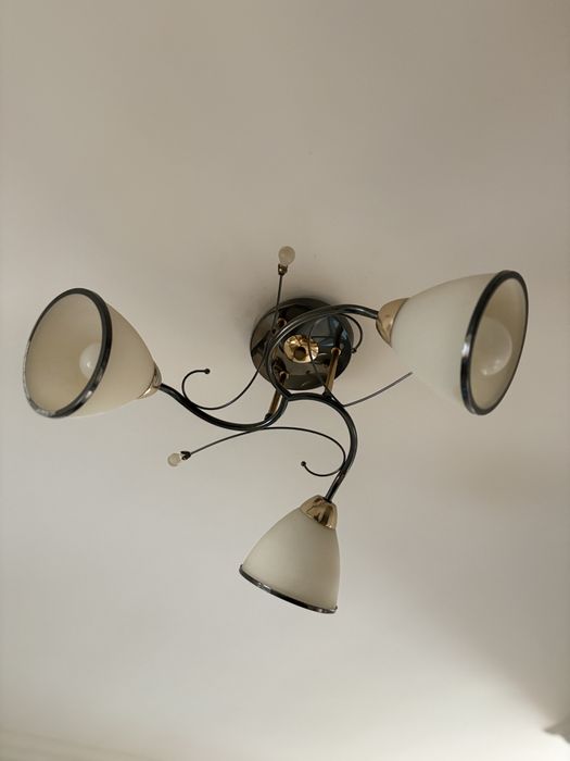 Продам несколько люстр