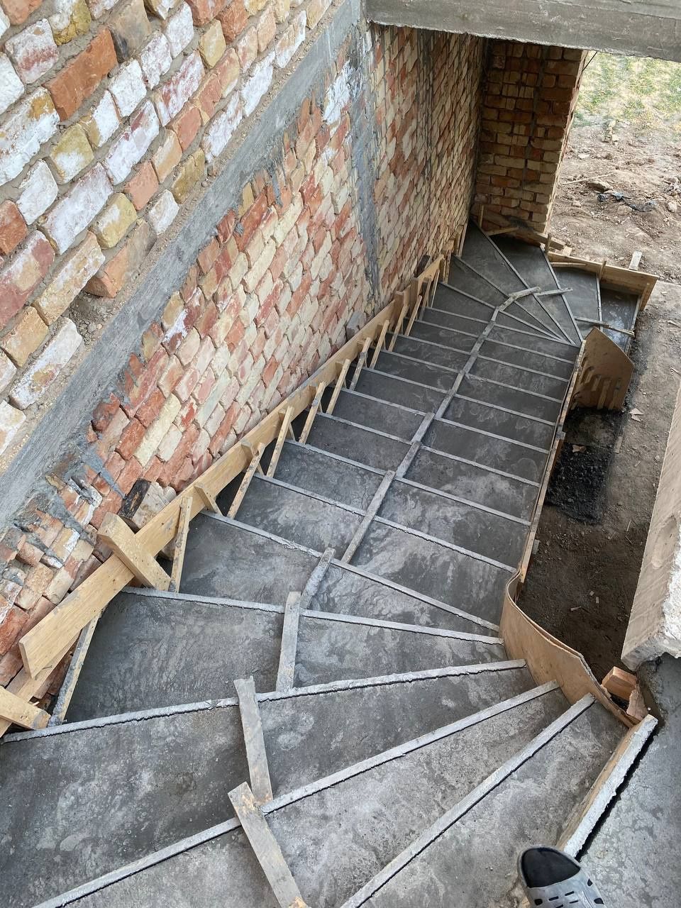 Toshkent boʻylab beton zina xizmati