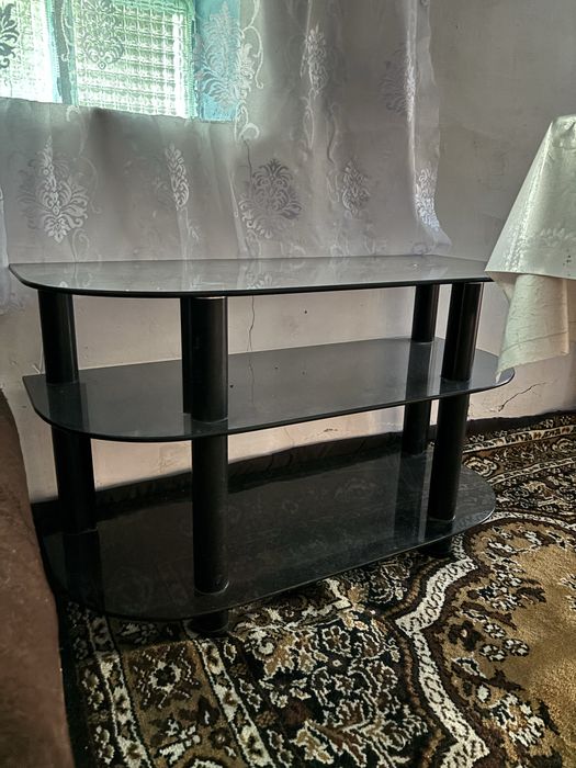 Столик под телевизор