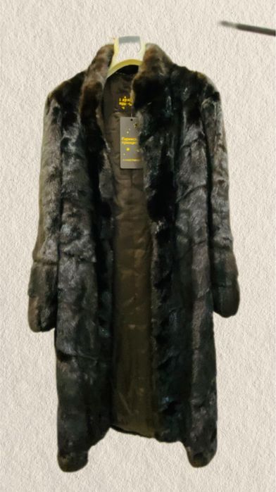 Шуба норковпя новая.